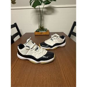 Jordan 11 Retro Low Concord (sz 10)